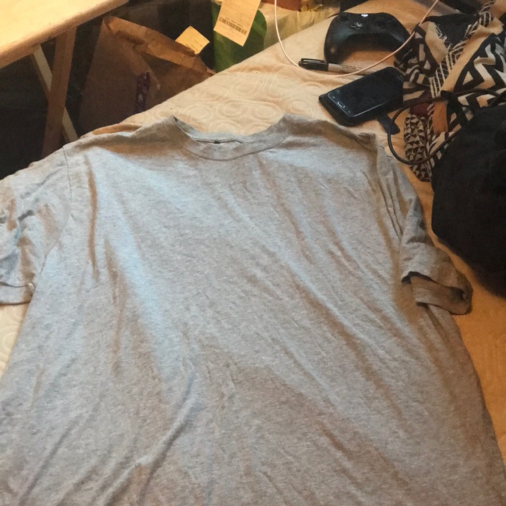Grey tshirt